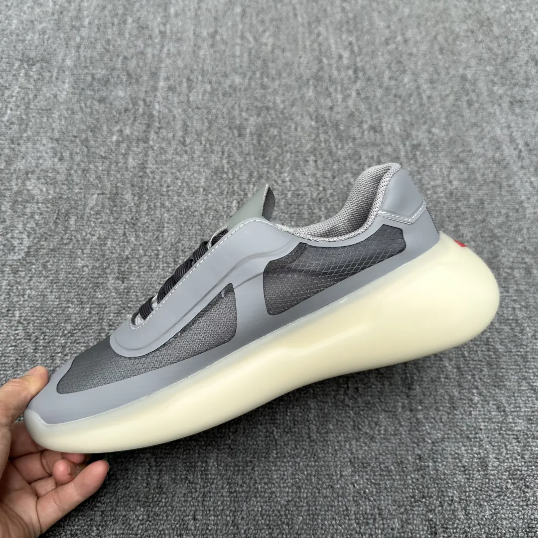 PRADA Мужские кроссовки минималистичные