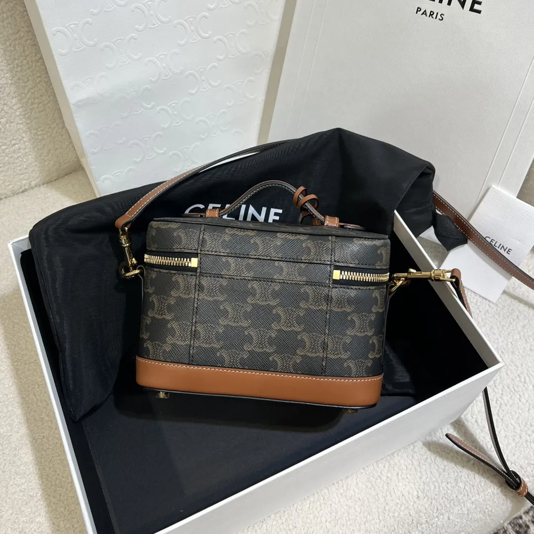 CELINE Женская косметичка Vanity из телячьей кожи