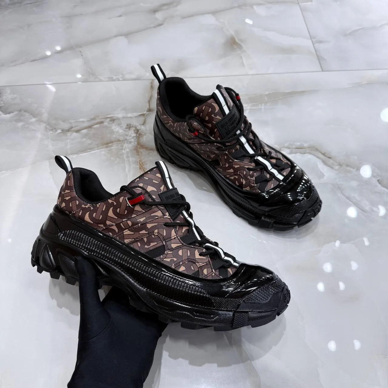 BURBERRY Мужские кроссовки BURBERRY Мужские кроссовки