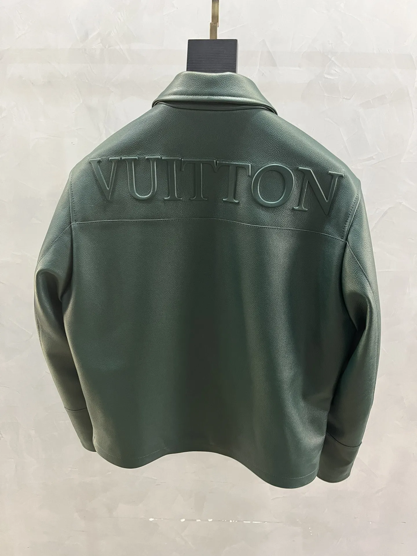 LOUIS VUITTON Мужская кожаная куртка LOUIS VUITTON Мужская кожаная куртка