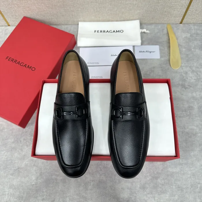 SALVATORE FERRAGAMO Мужские кожаные мокасины Gancini