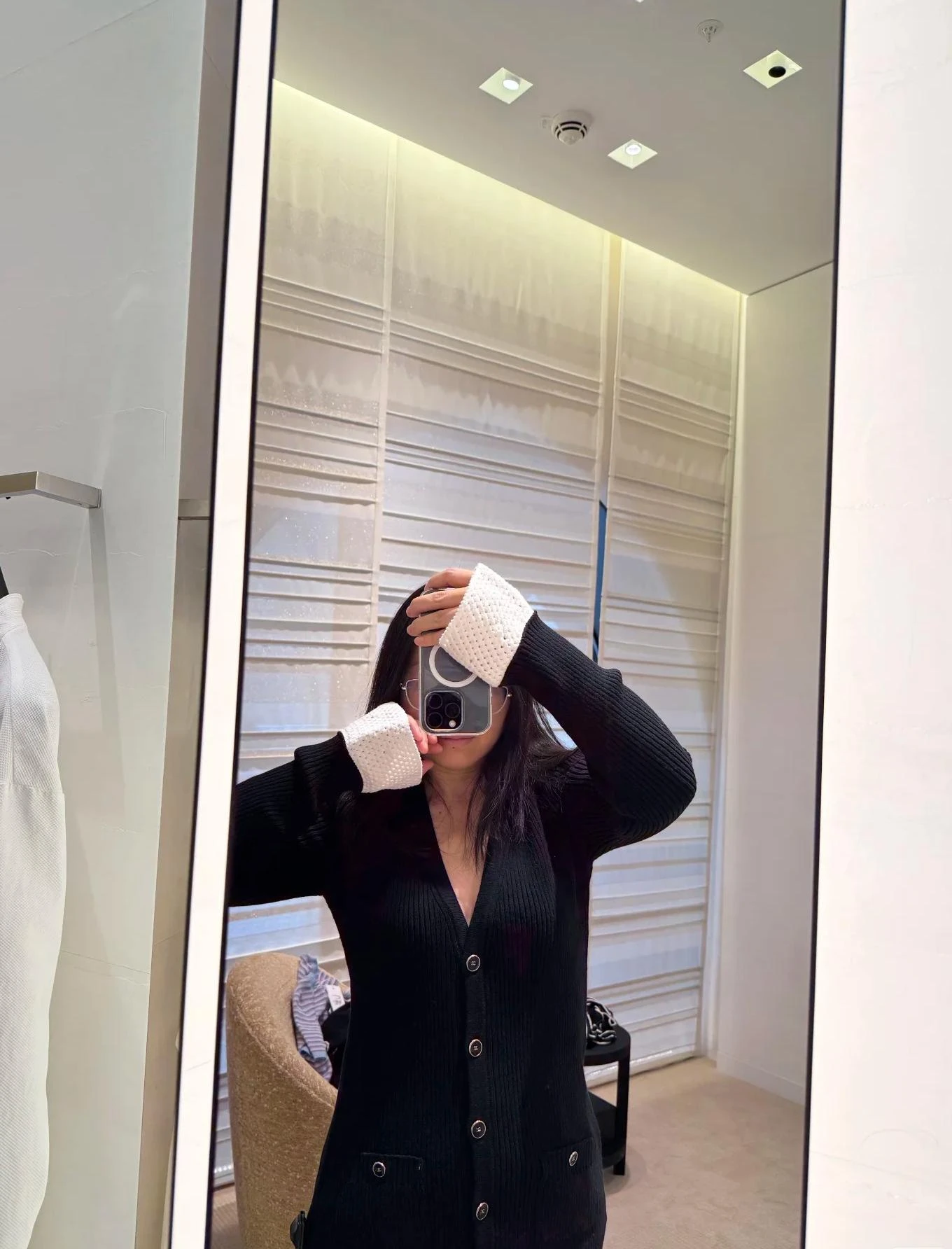 CHANEL Женский кардиган из трикотажа CHANEL Женский кардиган из трикотажа