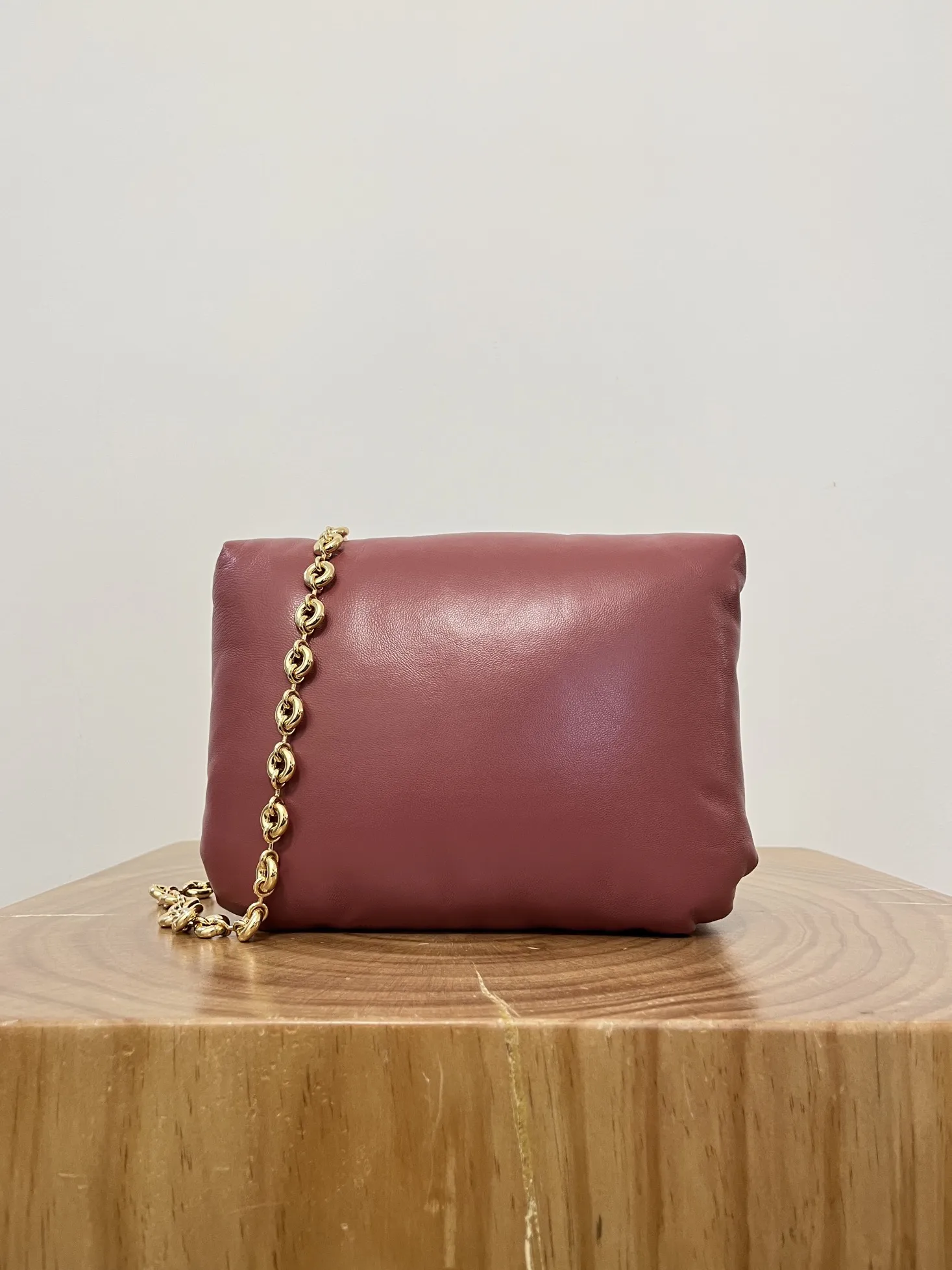 LOEWE Женская сумка Puffer Goya из кожи наппа