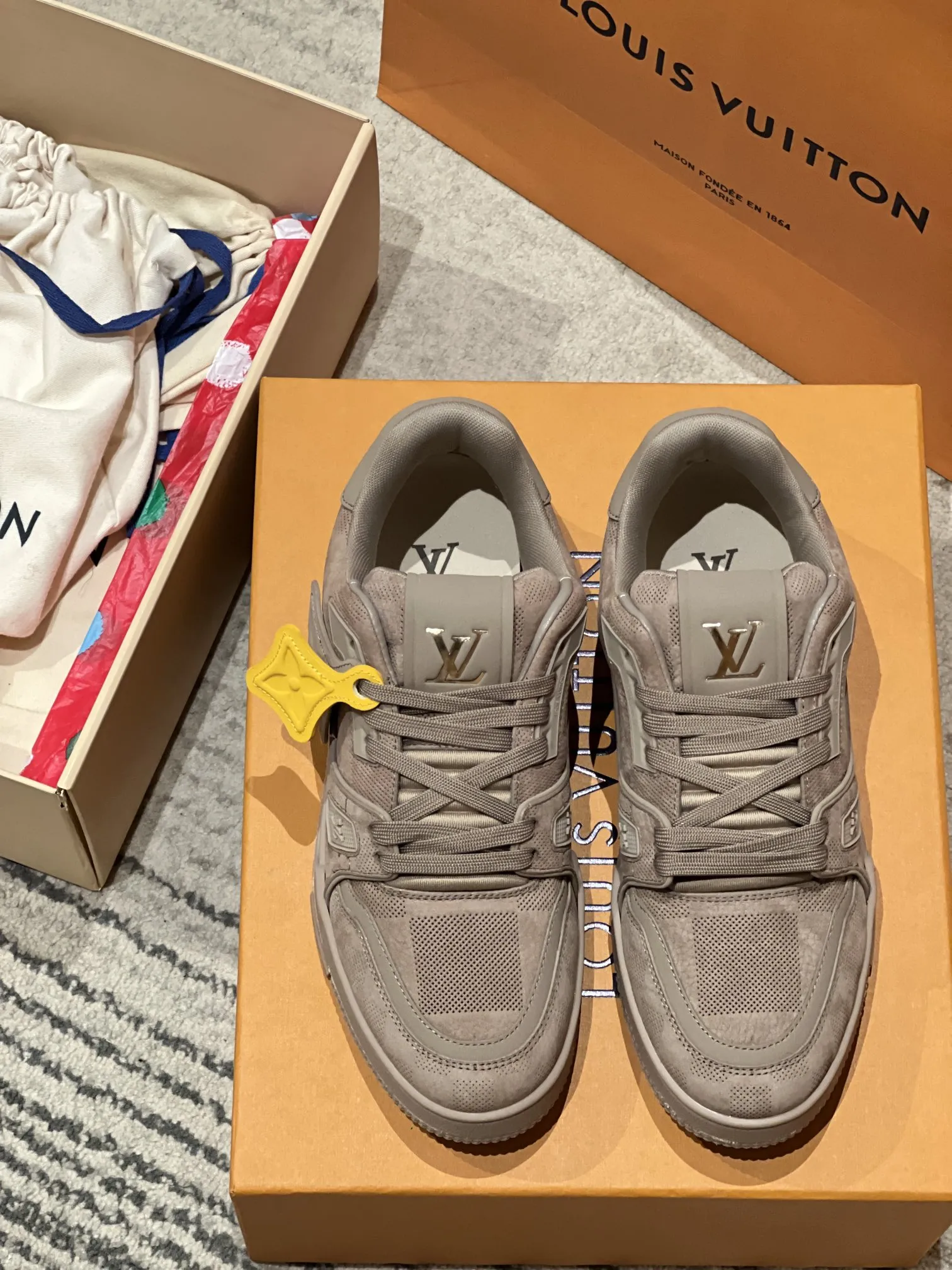 LOUIS VUITTON Кроссовки LV Trainer LOUIS VUITTON Кроссовки LV Trainer