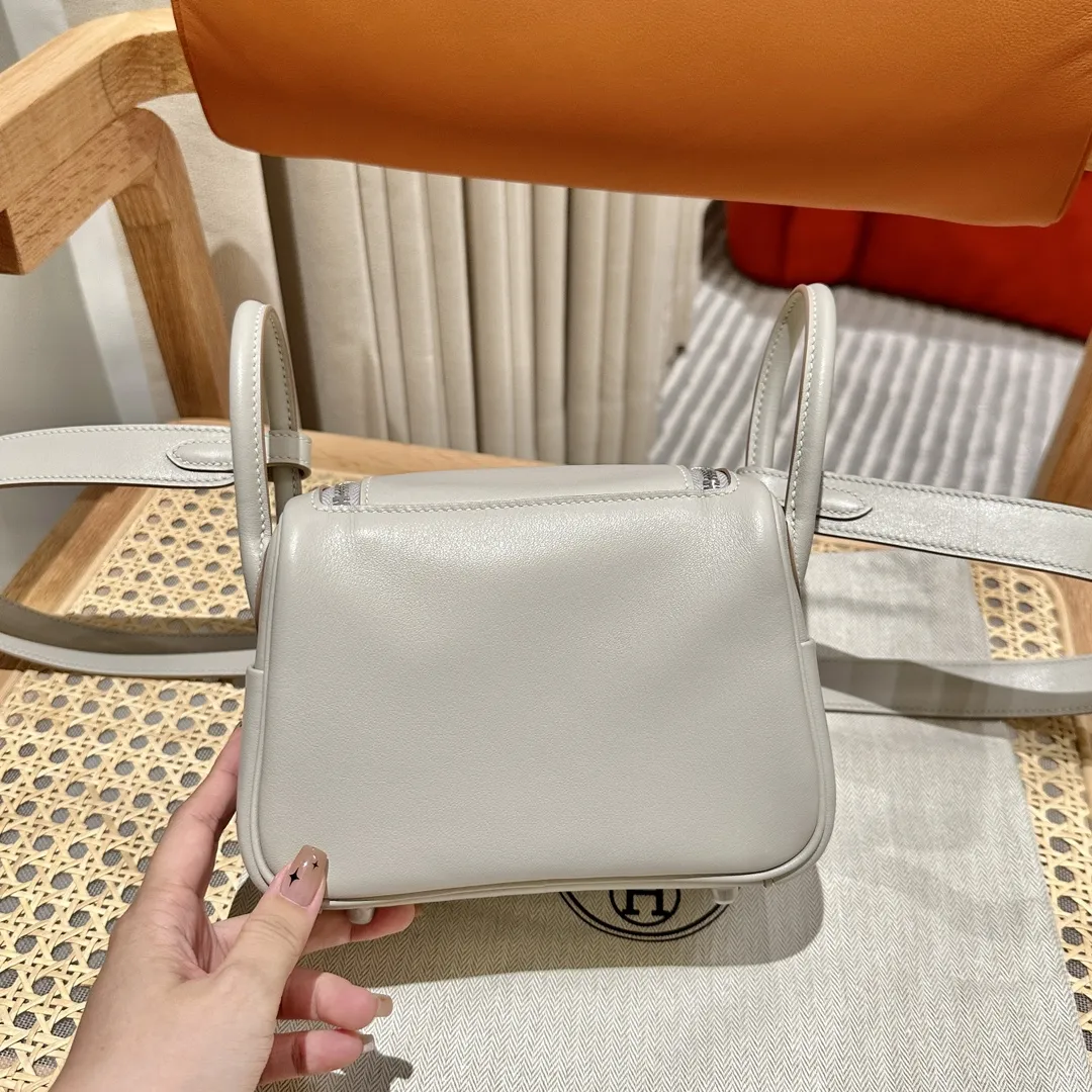 HERMES Женская сумка Lindy 19 см 8L Swift HERMES Женская сумка Lindy 19 см 8L Swift