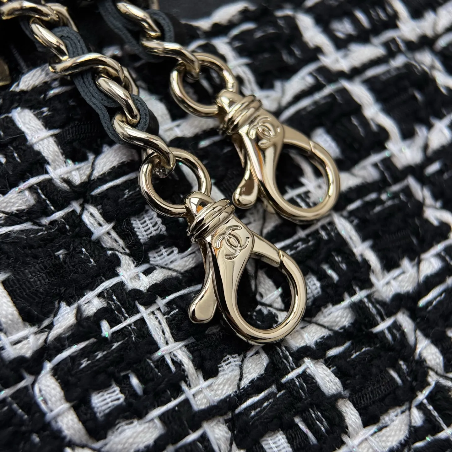 CHANEL Женская сумка 25С твид CHANEL Женская сумка 25С твид