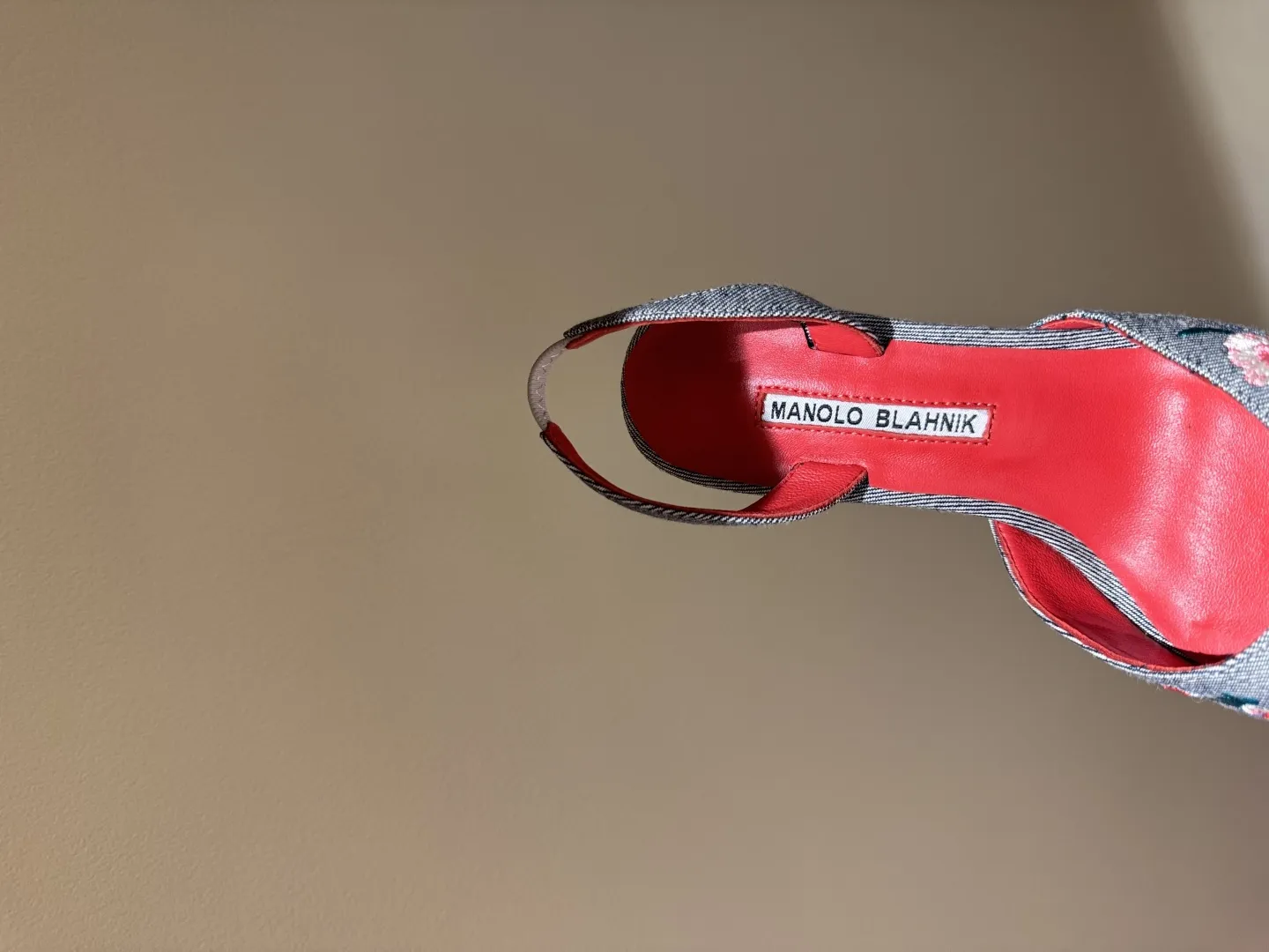 MANOLO BLAHNIK Женские туфли из денима MANOLO BLAHNIK Женские туфли из денима