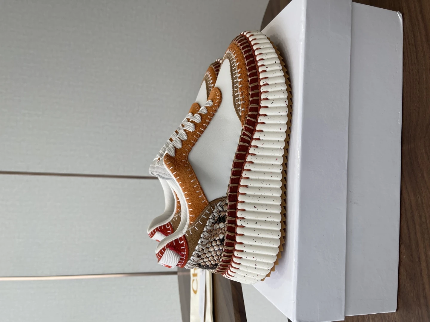 CHLOE Женские кроссовки из коровьей кожи 