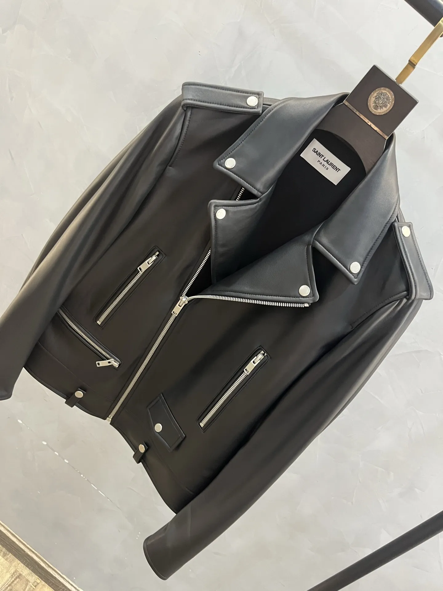 SAINT LAURENT Мужская кожаная куртка SAINT LAURENT Мужская кожаная куртка