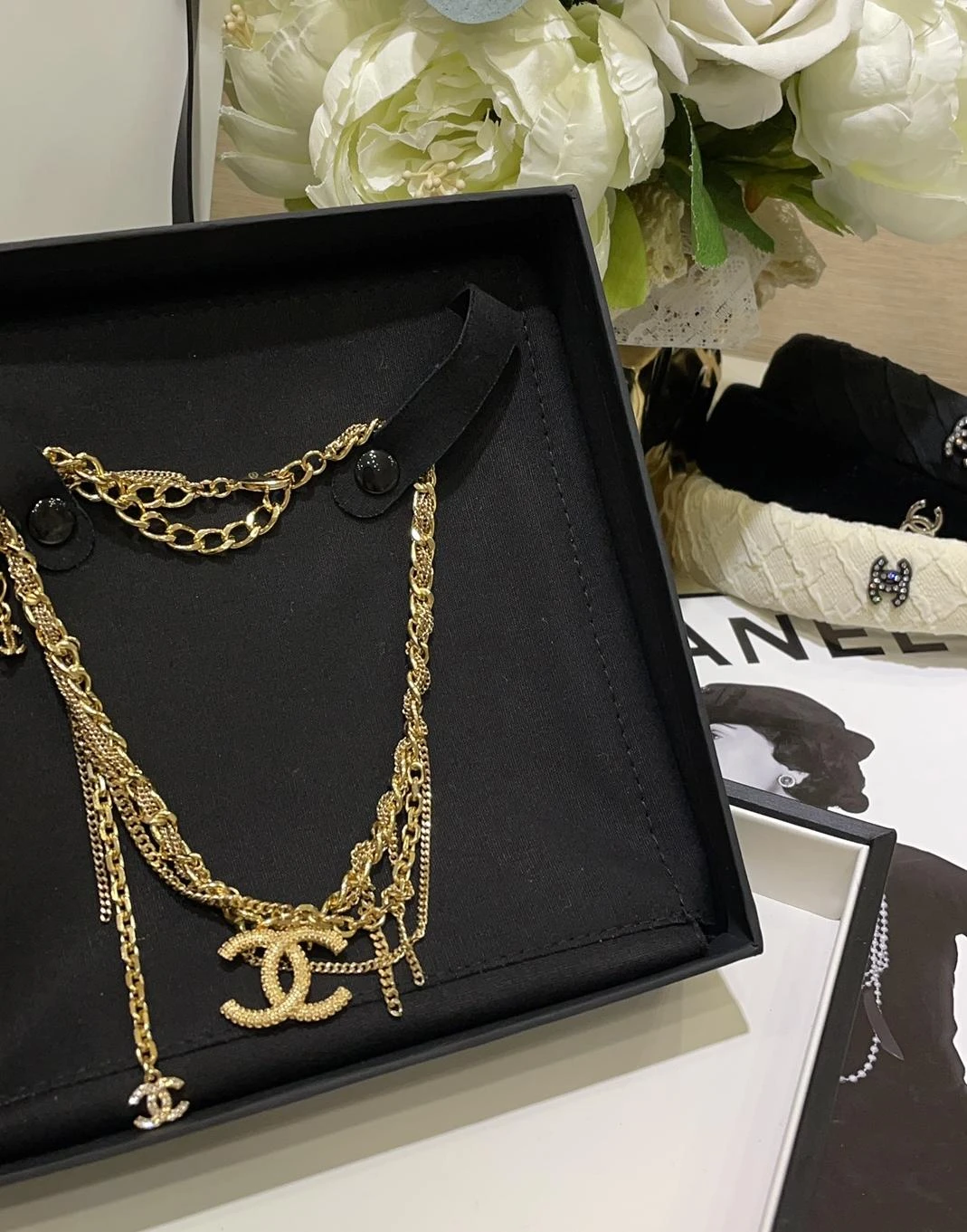 CHANEL Женское двуслойное ретро колье CHANEL Женское двуслойное ретро колье