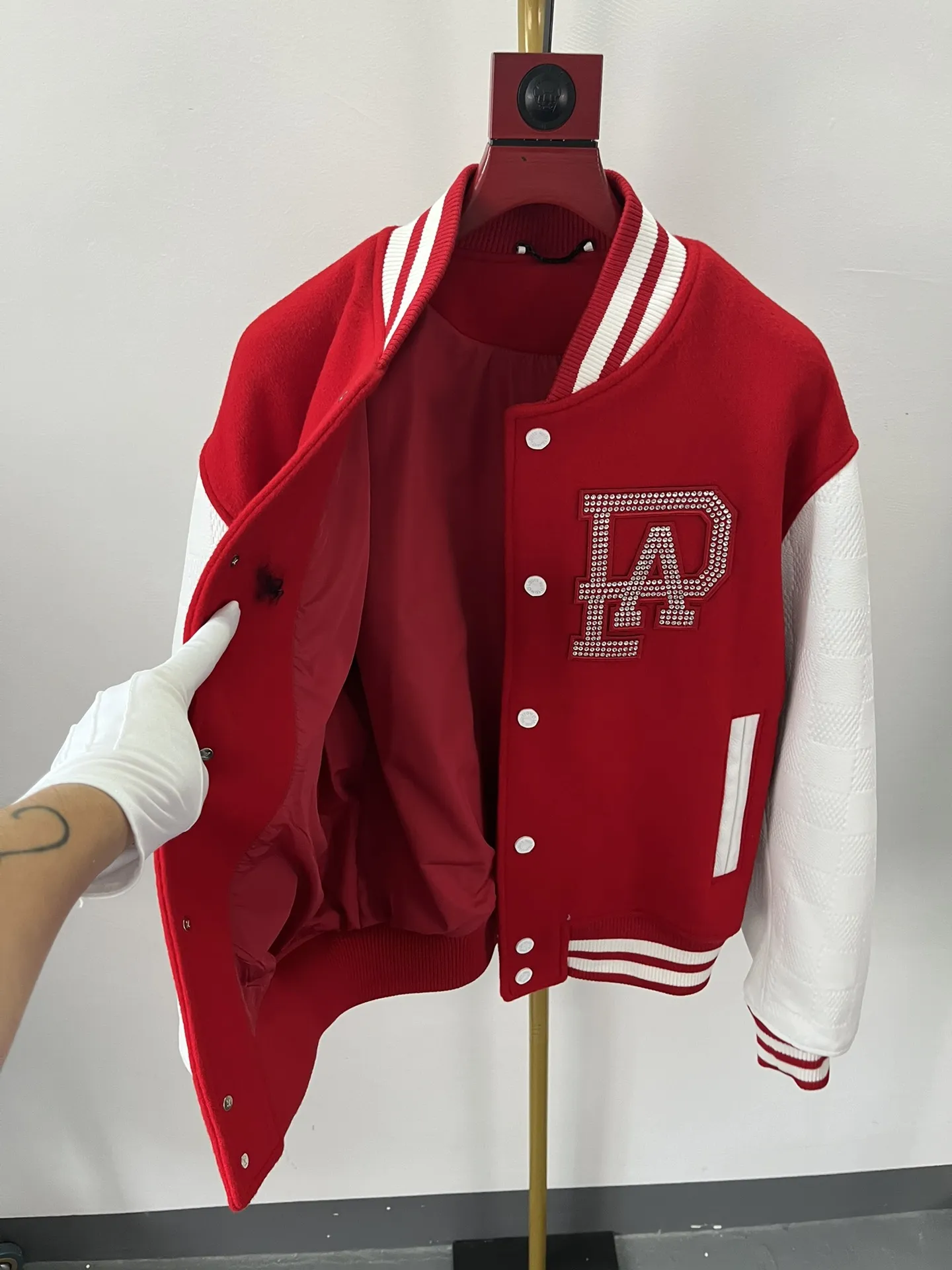 LOUIS VUITTON Мужской бомбер из шерсти и кожи LOUIS VUITTON Мужской бомбер из шерсти и кожи