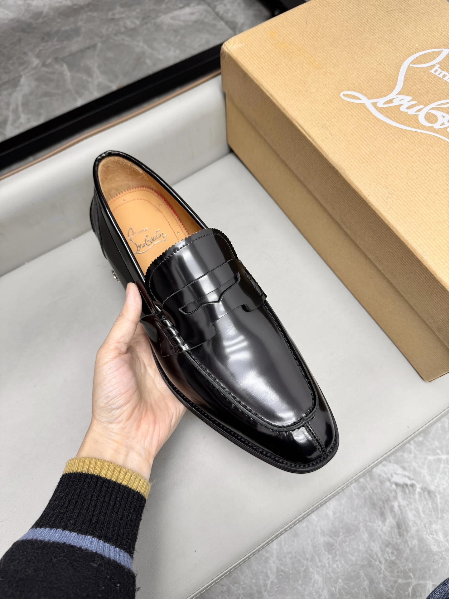 CHRISTIAN LOUBOUTIN Мужские лоферы из глянцевой кожи