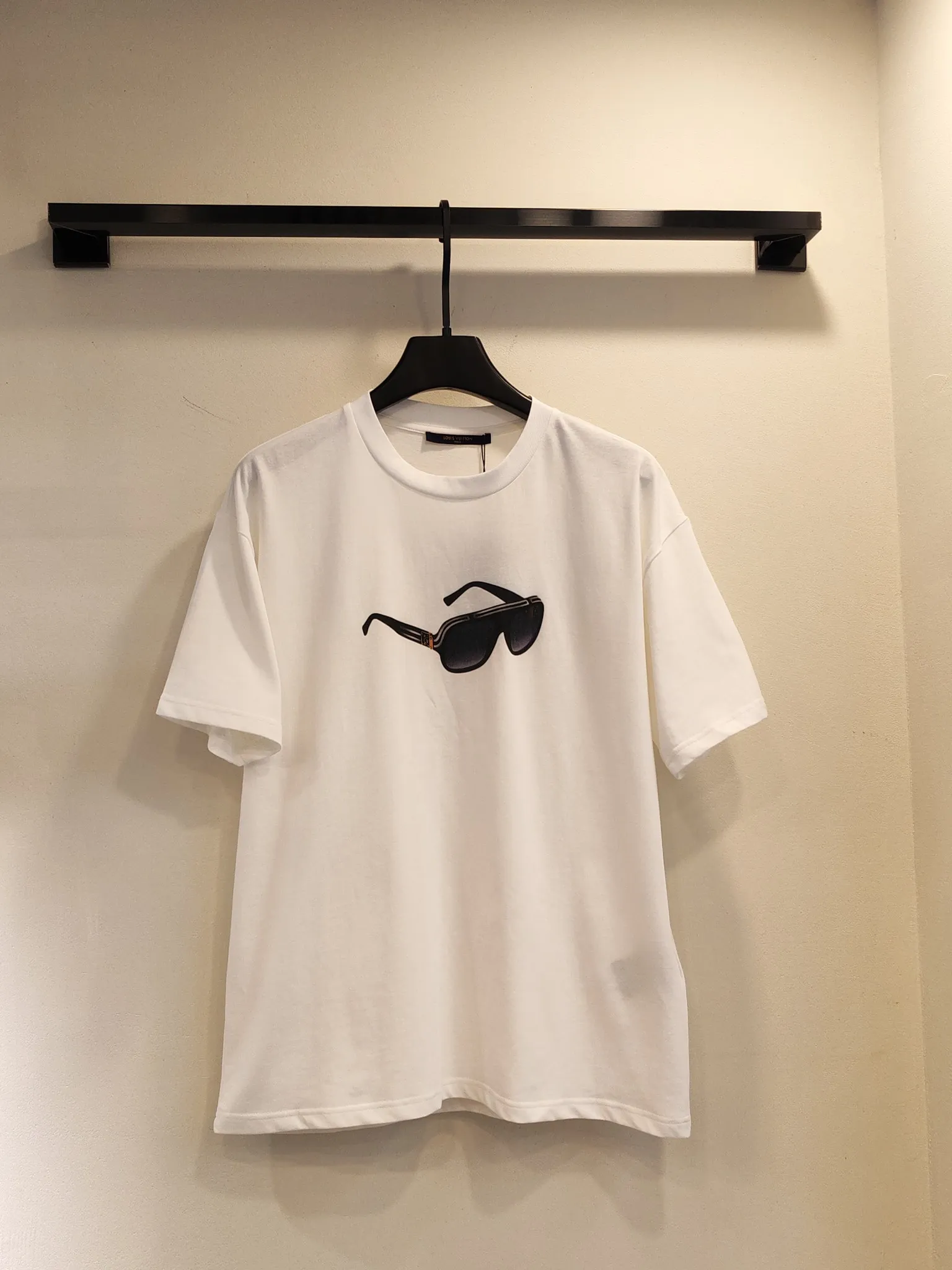 LOUIS VUITTON Мужская футболка LOUIS VUITTON Мужская футболка