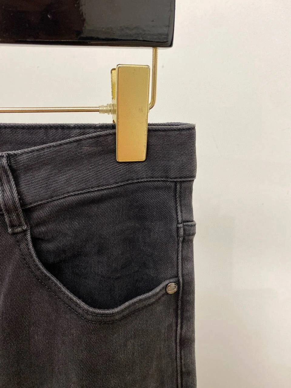 PRADA Мужские джинсы из чёрного денима с эффектом лёгкого смыва PRADA Мужские джинсы из чёрного денима с эффектом лёгкого смыва