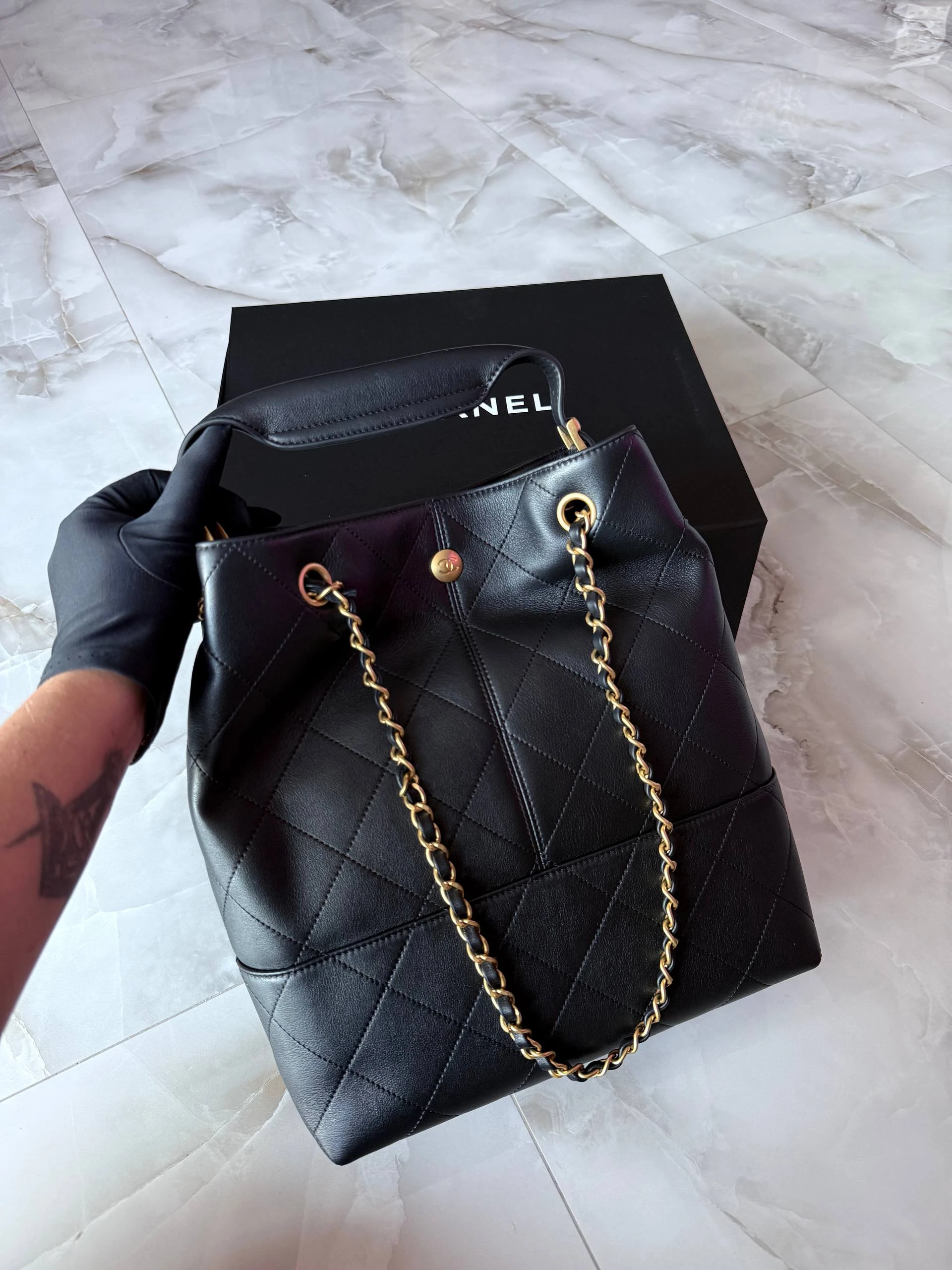 CHANEL Женская сумка Hobo 25 a CHANEL Женская сумка Hobo 25 a