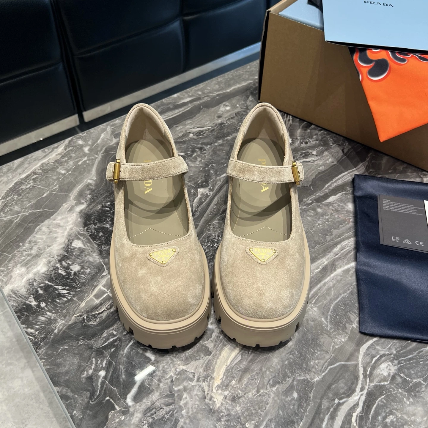 PRADA Женские туфли мэри-джейн