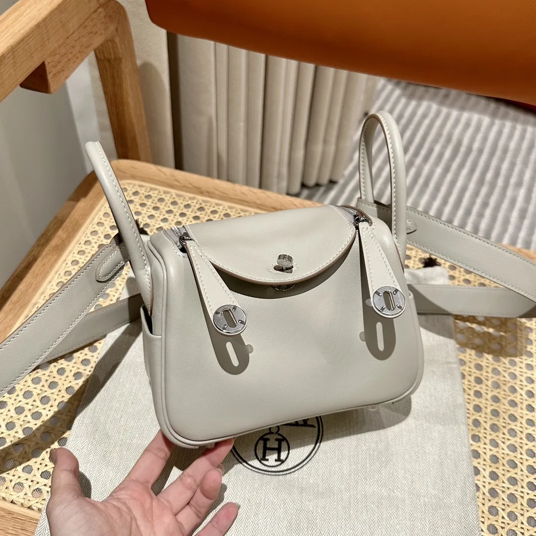 HERMES Женская сумка Lindy 19 см 8L Swift HERMES Женская сумка Lindy 19 см 8L Swift