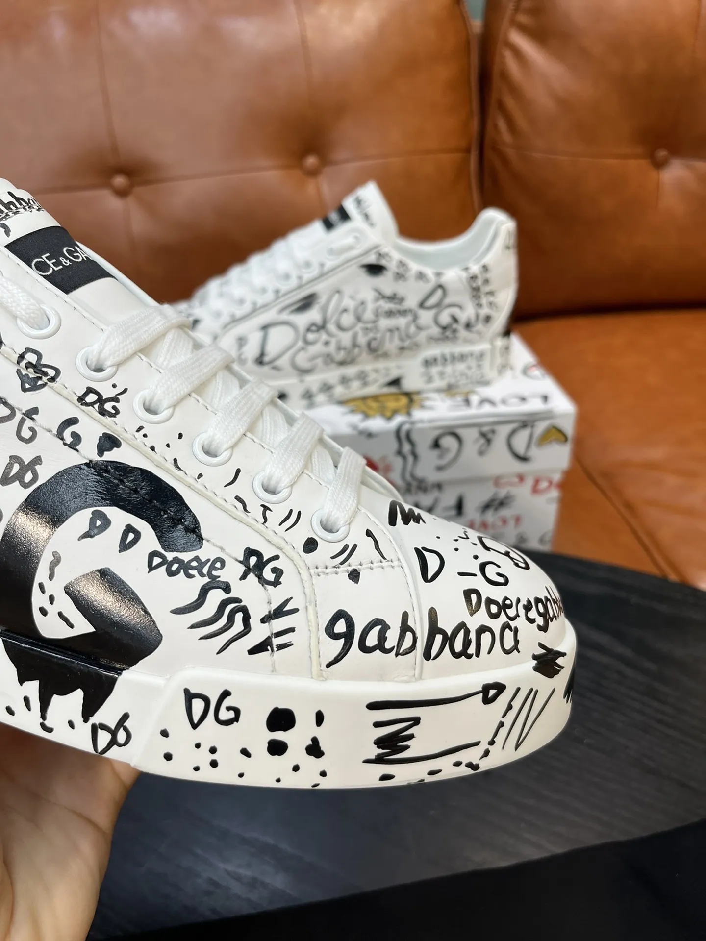 DOLCE & GABBANA Мужские кроссовки с граффити DOLCE & GABBANA Мужские кроссовки с граффити