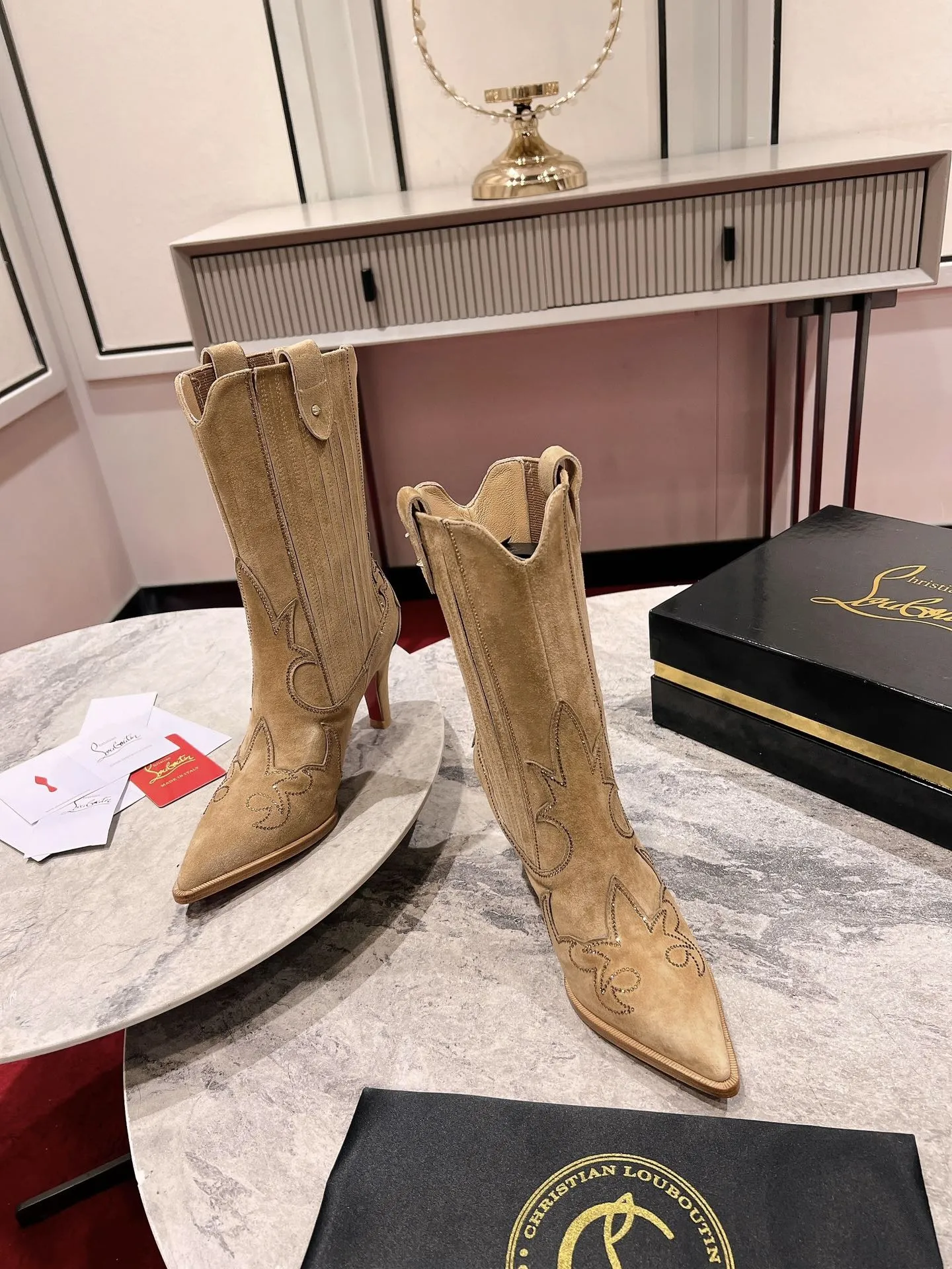 CHRISTIAN LOUBOUTIN Женские ботильоны CHRISTIAN LOUBOUTIN Женские ботильоны