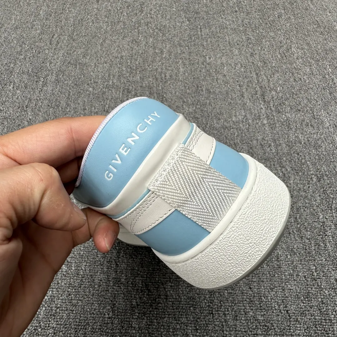 GIVENCHY Мужские кроссовки минималистичные