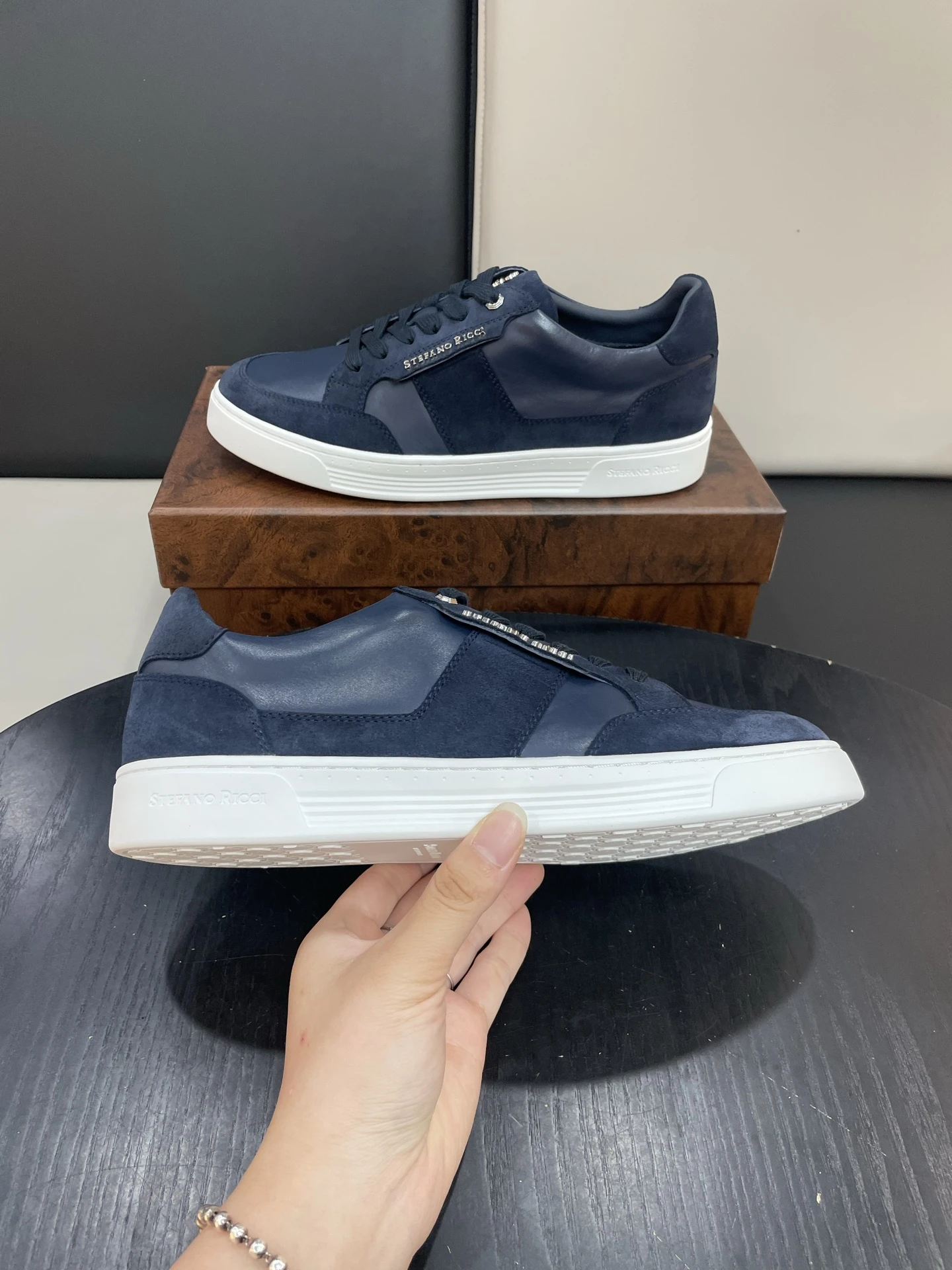 STEFANO RICCI Мужские кроссовки из гладкой кожи и замши черные с белой подошвой