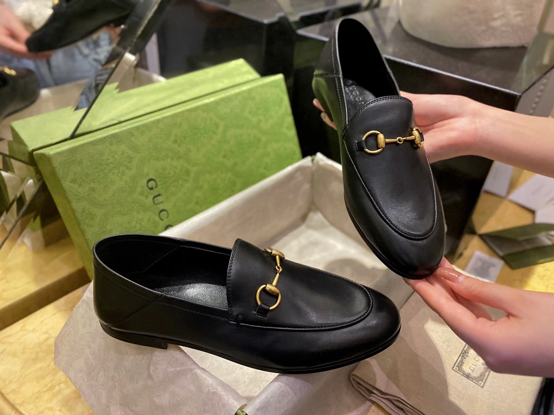 GUCCI Женские лоферы Horsebit черные