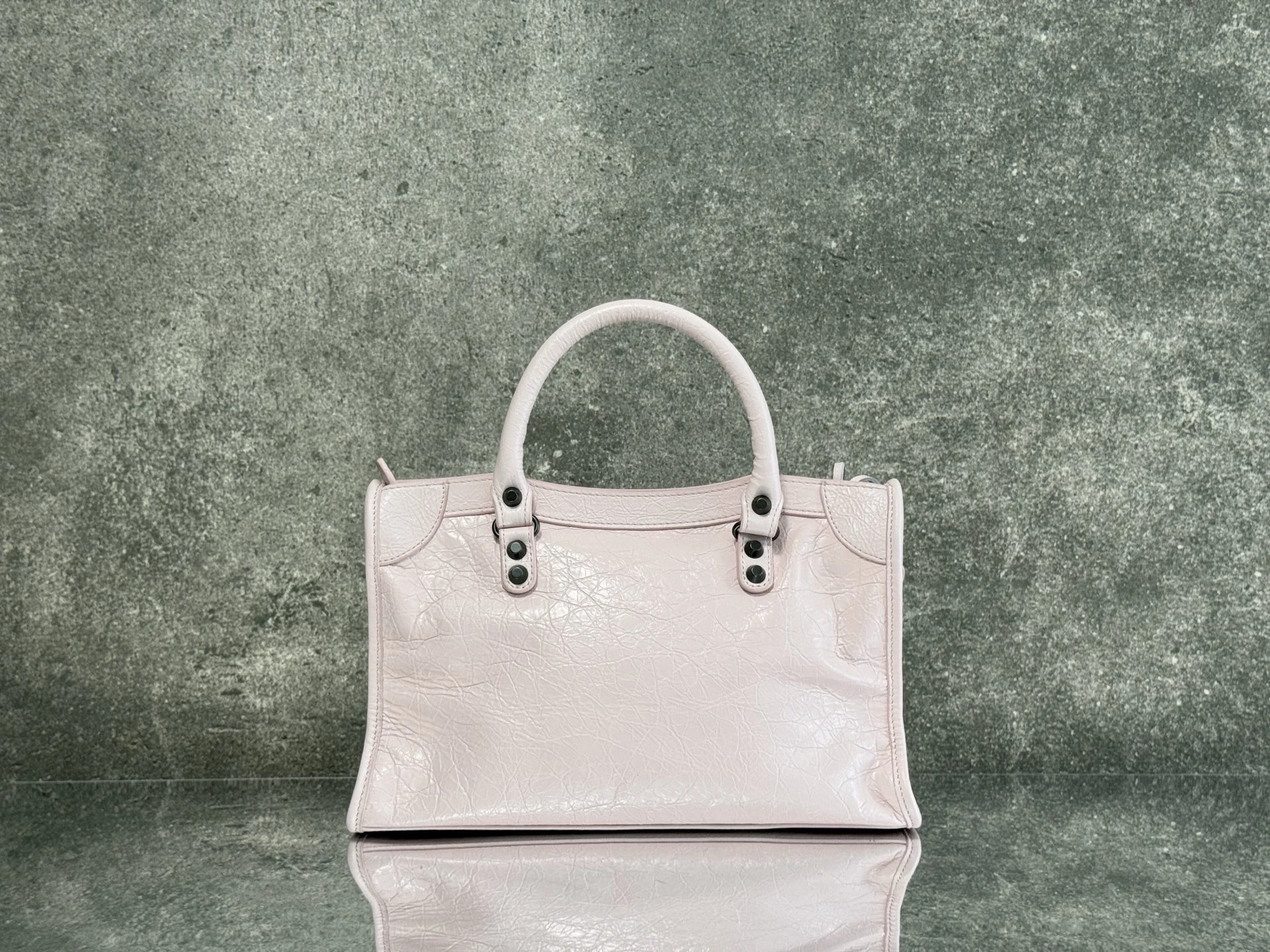 BALENCIAGA Женская сумка Le City medium BALENCIAGA Женская сумка Le City medium