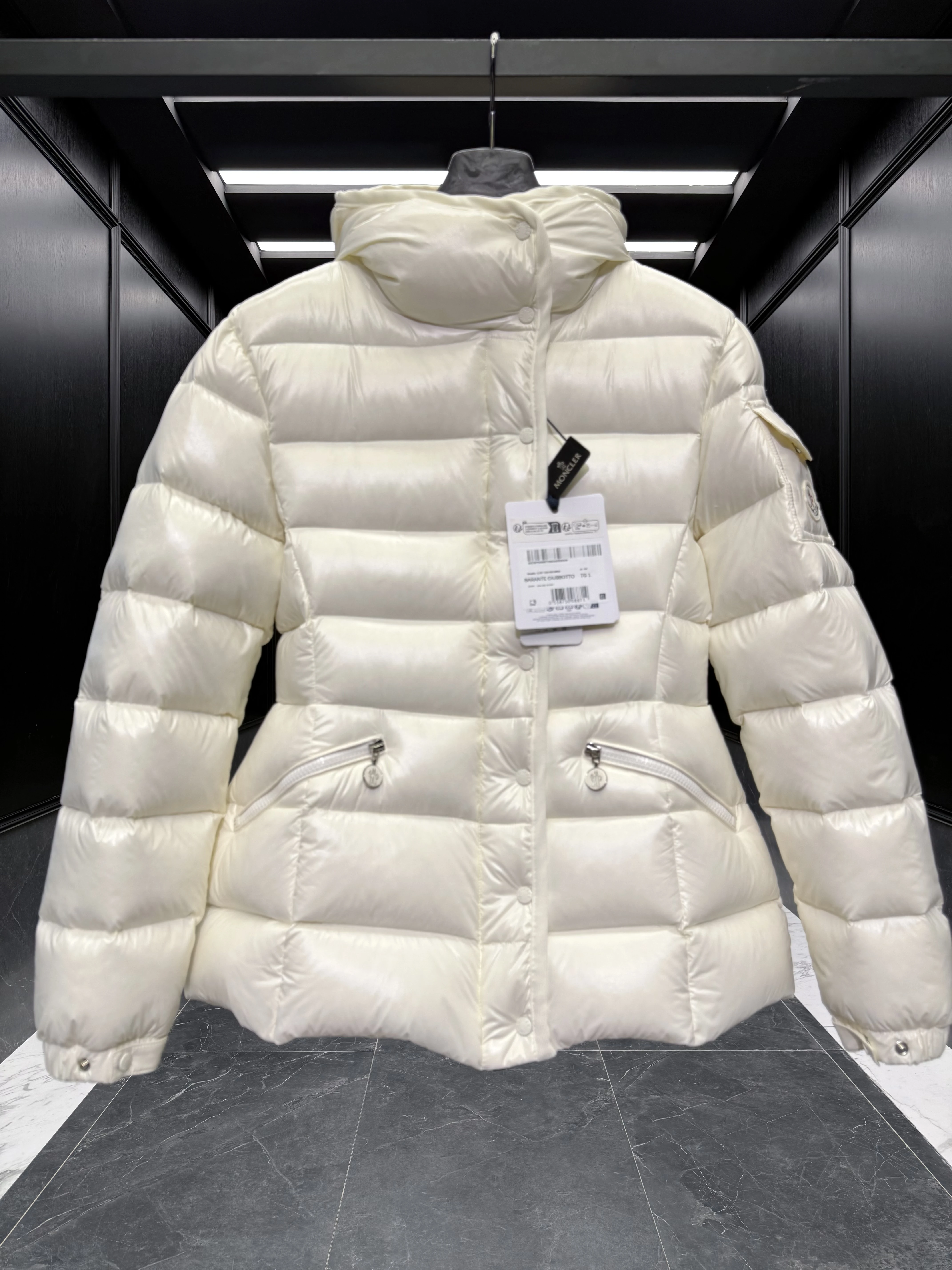 MONCLER Женская куртка Barante