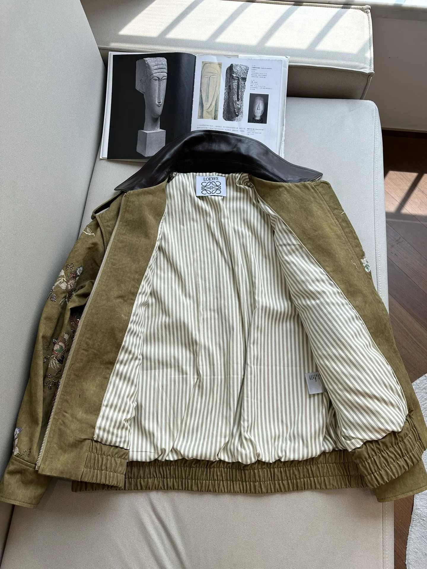 LOEWE Женская куртка с вышивкой LOEWE Женская куртка с вышивкой