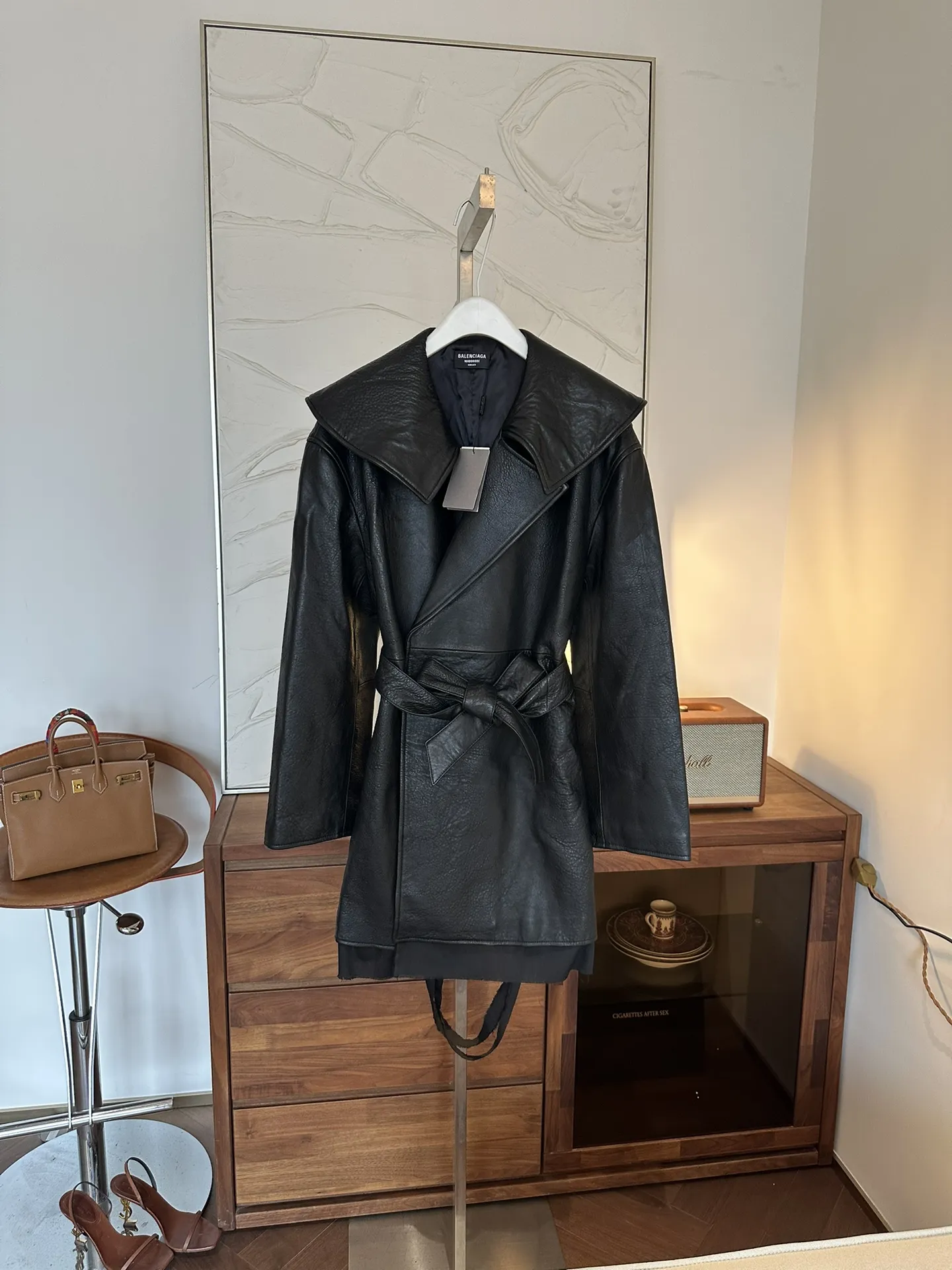 BALENCIAGA Женский кожаный плащ BALENCIAGA Женский кожаный плащ