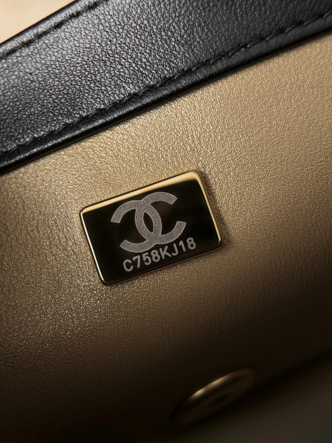 CHANEL Женская сумка 25B CHANEL Женская сумка 25B