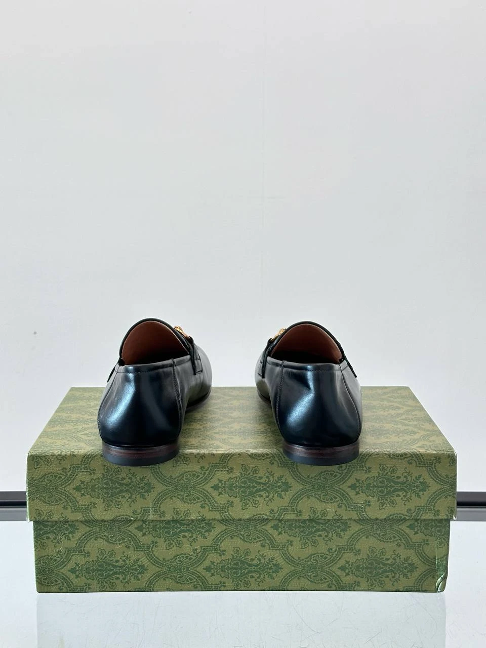 GUCCI Мужские лоферы коровья кожа черные GUCCI Мужские лоферы коровья кожа черные