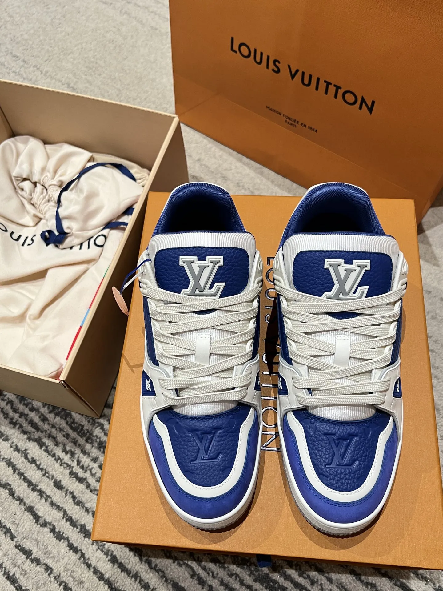 LOUIS VUITTON Кроссовки LV Trainer в стиле винтажной обуви для игры в баскетбол