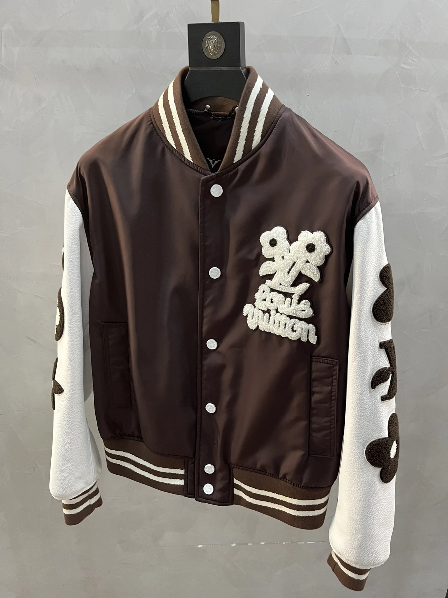 LOUIS VUITTON Мужской кожаный бомбер LOUIS VUITTON Мужской кожаный бомбер