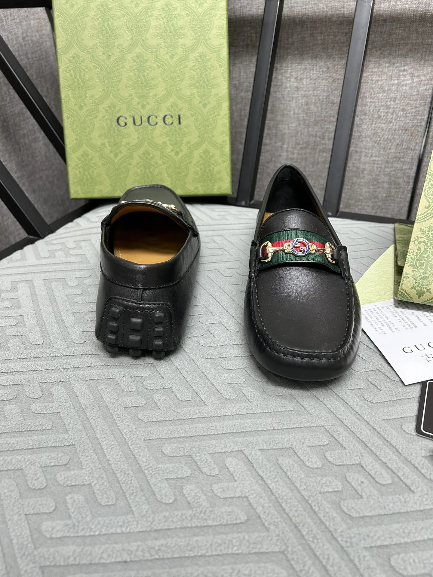 GUCCI Мужские мокасины с узором Interlocking G GUCCI Мужские мокасины с узором Interlocking G