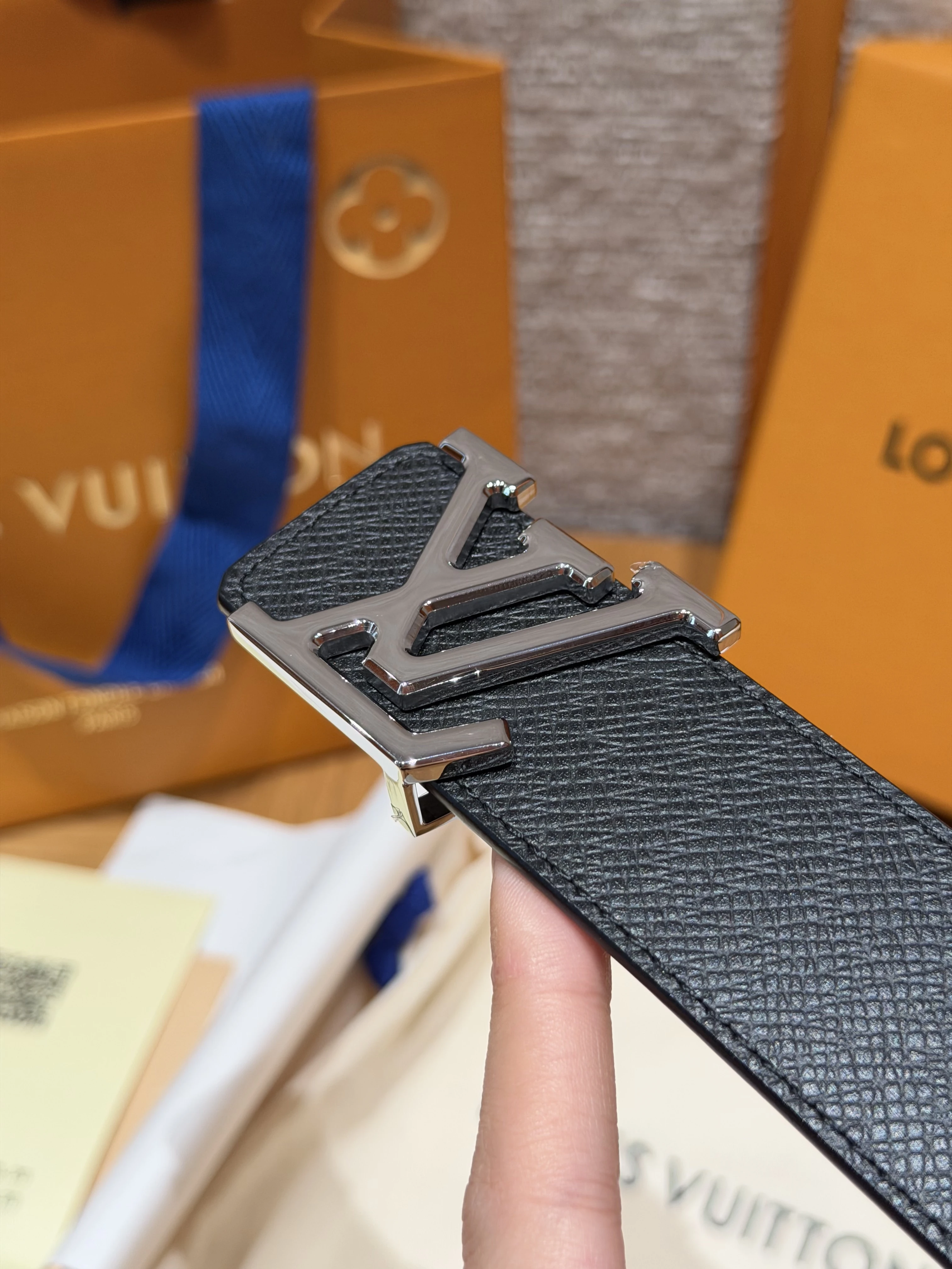 LOUIS VUITTON Мужской ремень 