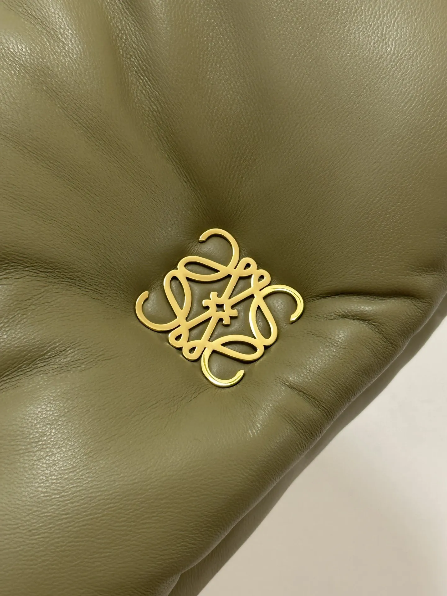 LOEWE Женская сумка Puffer Goya из кожи наппа