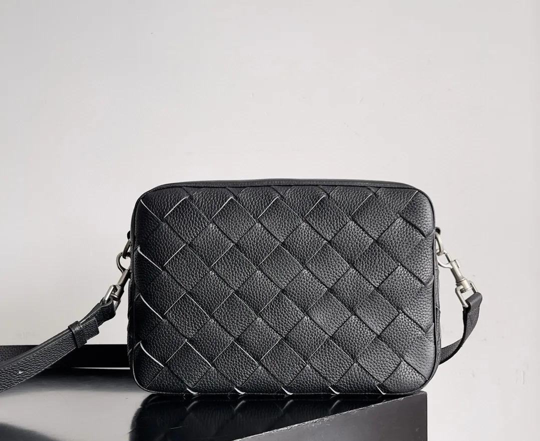 BOTTEGA VENETA Мужская сумка Intrecciato 