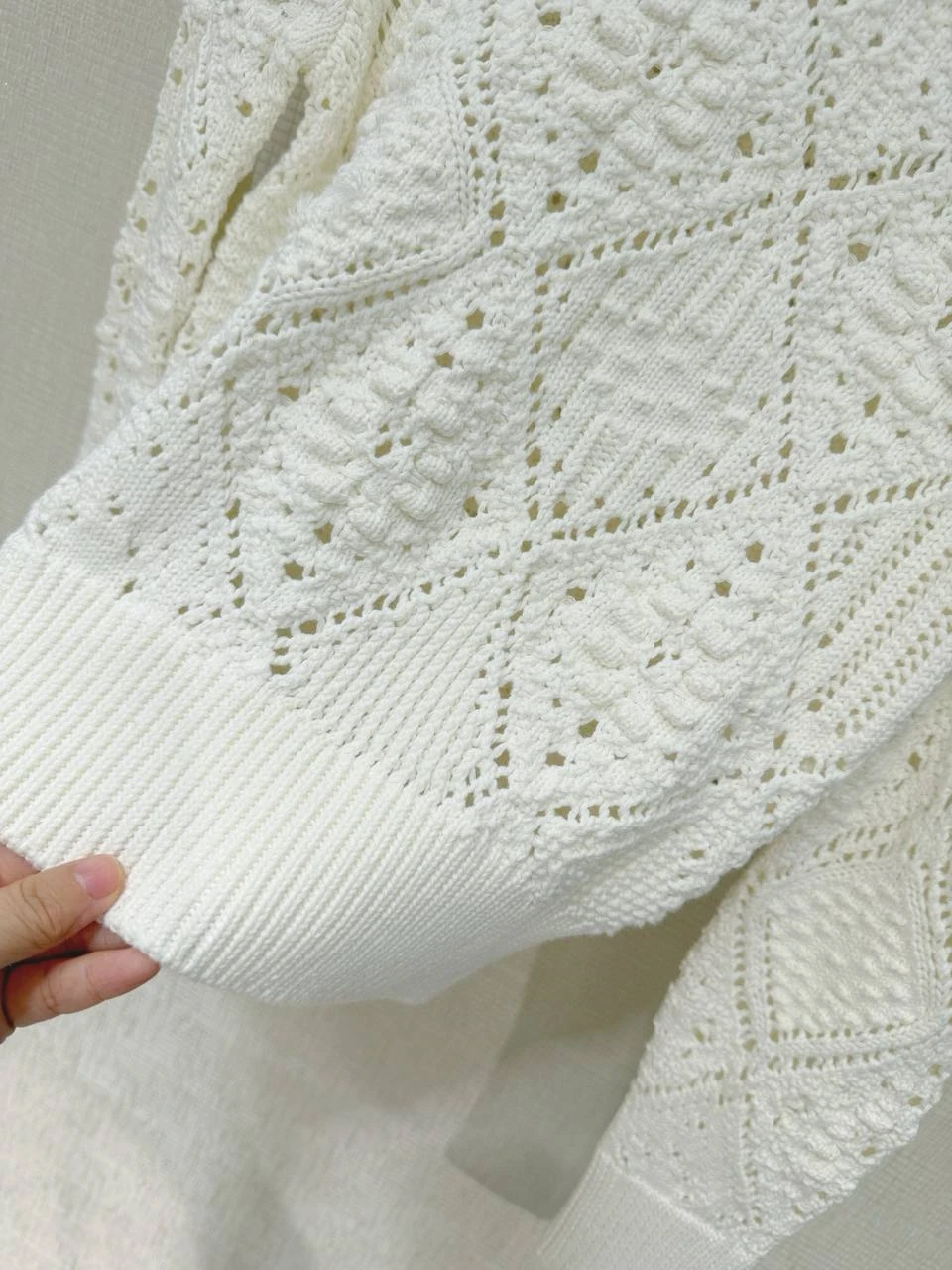 CHRISTIAN DIOR Женский свитер CHRISTIAN DIOR Женский свитер