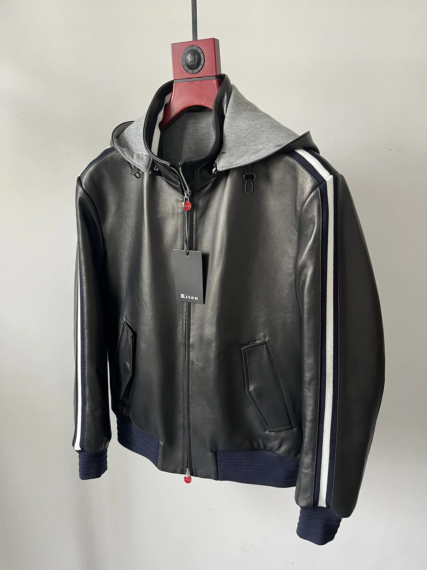 KITON Мужская кожаная куртка  KITON Мужская кожаная куртка