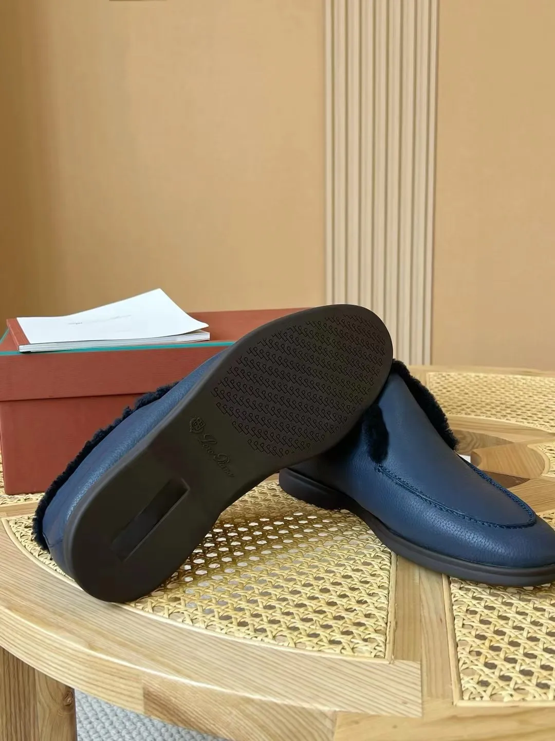 LORO PIANA Мужские лоферы с мехом