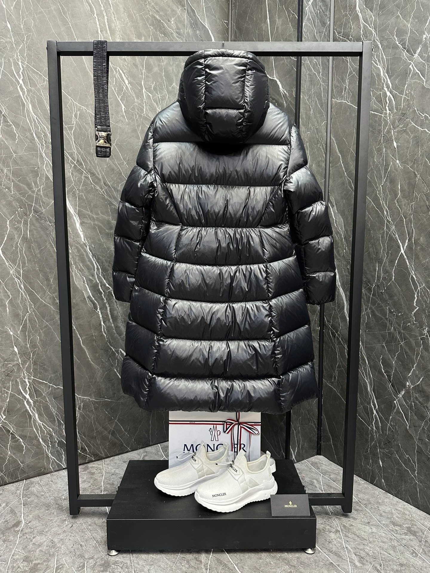 MONCLER Женский пуховик Bellevue