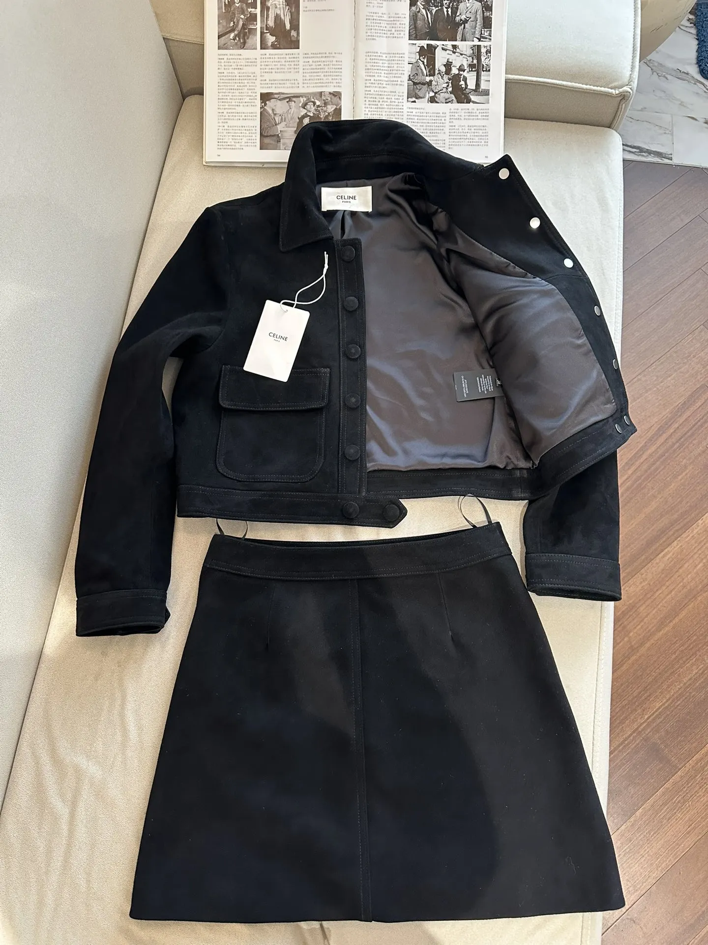 CELINE Женский костюм из замши прямого кроя