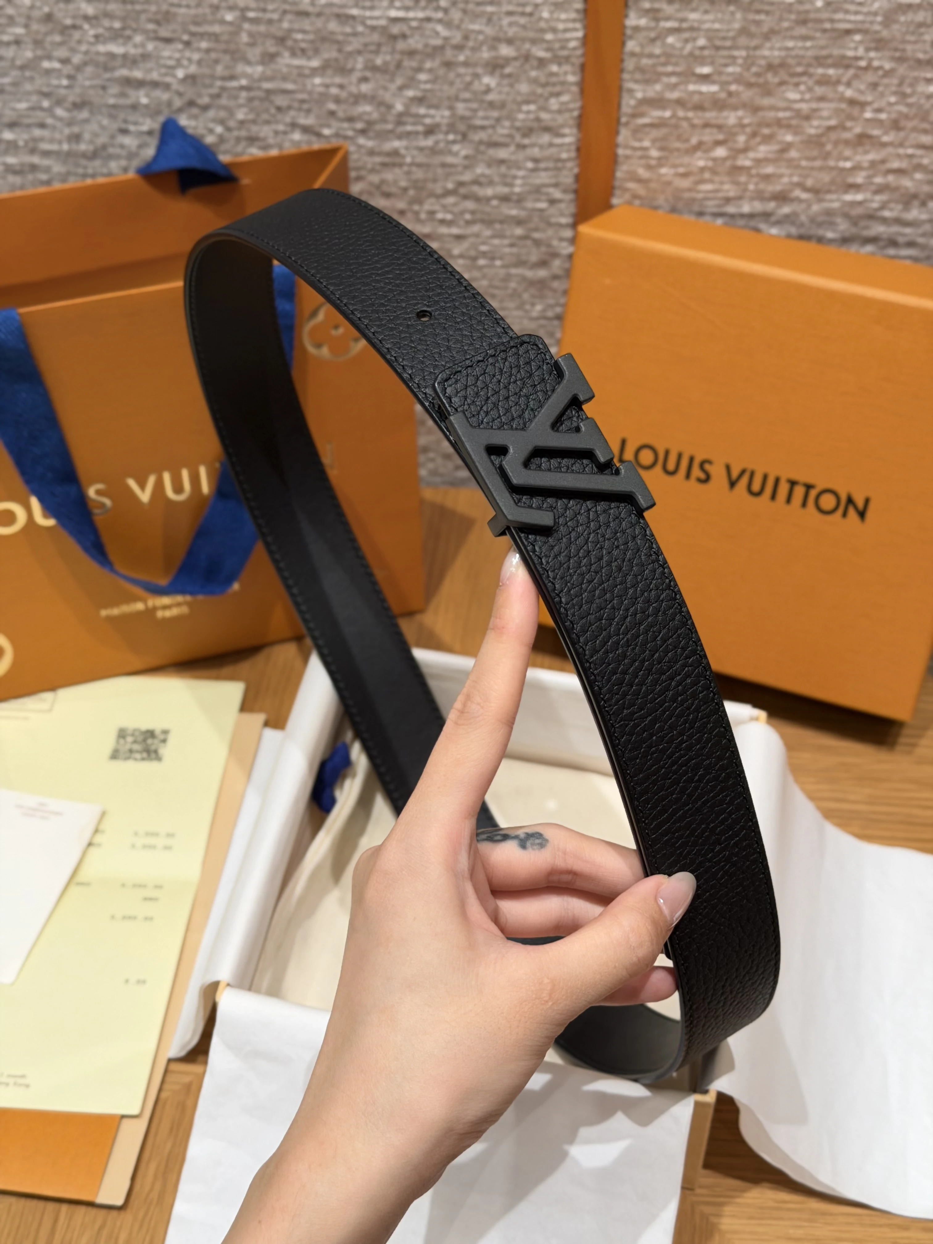 LOUIS VUITTON Мужской ремень 