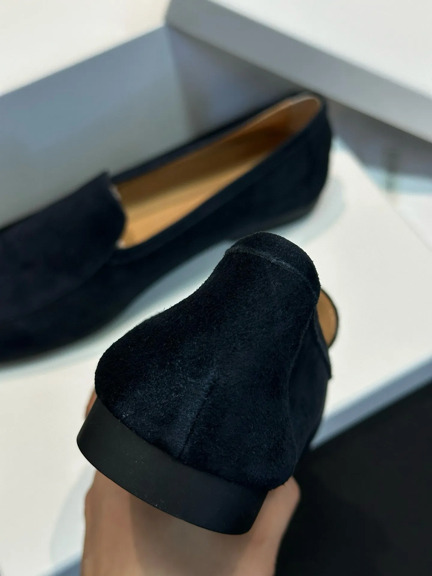 THE ROW Женские мокасины из замши