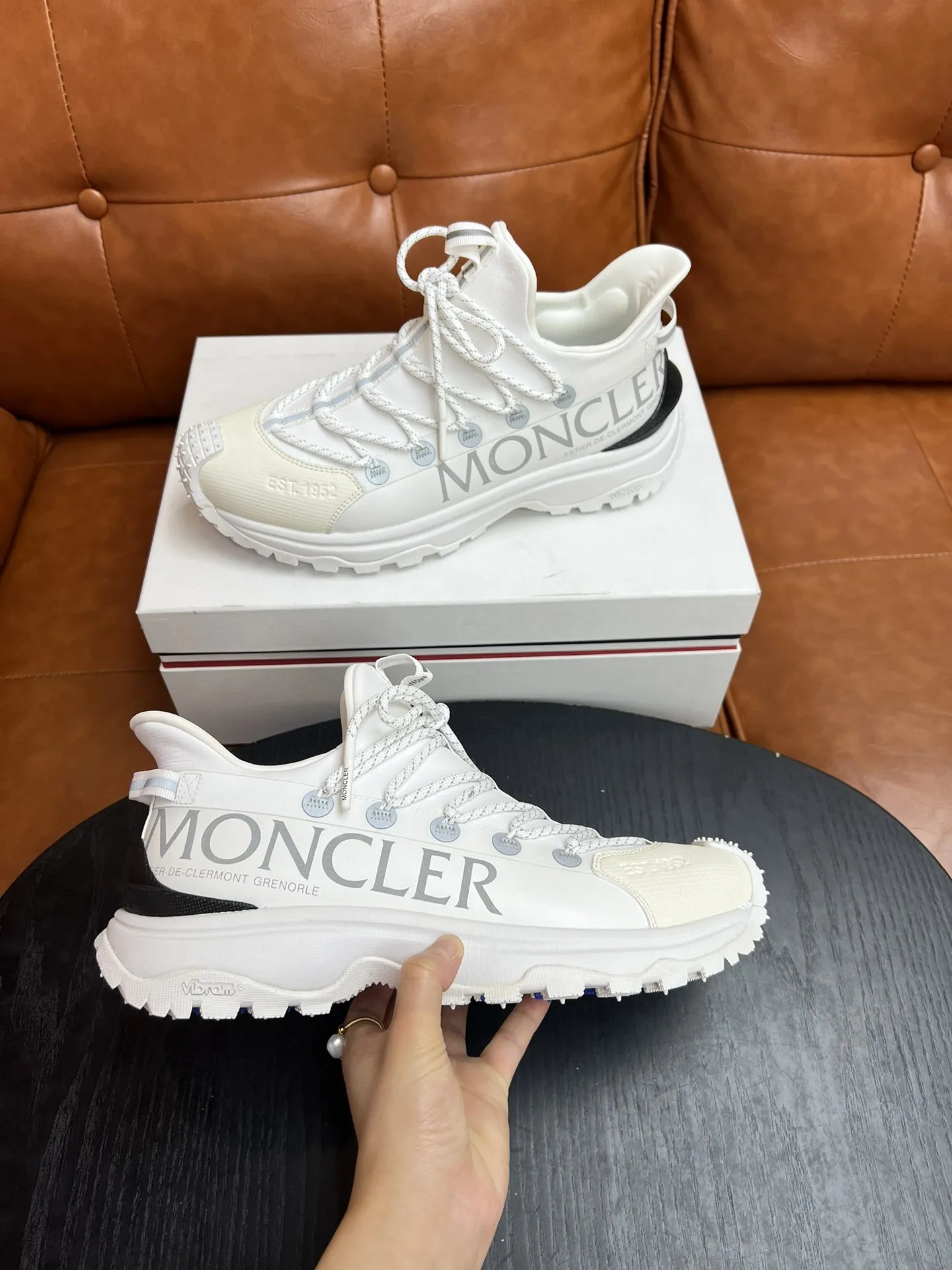 MONCLER Мужские кроссовки Mongolian MONCLER Мужские кроссовки Mongolian
