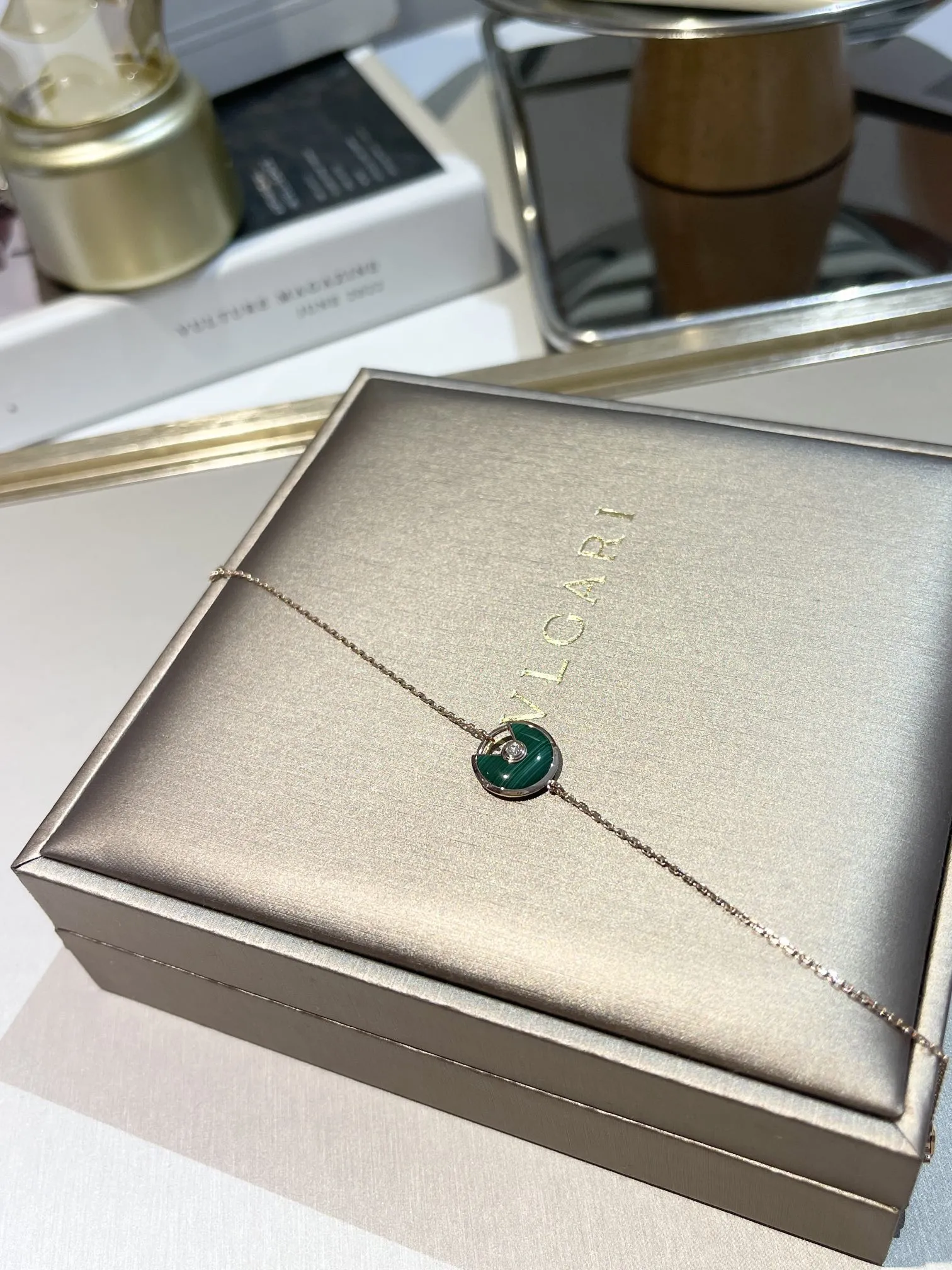 CARTIER Браслет-амулет с малахитом розовое золото CARTIER Браслет-амулет с малахитом розовое золото