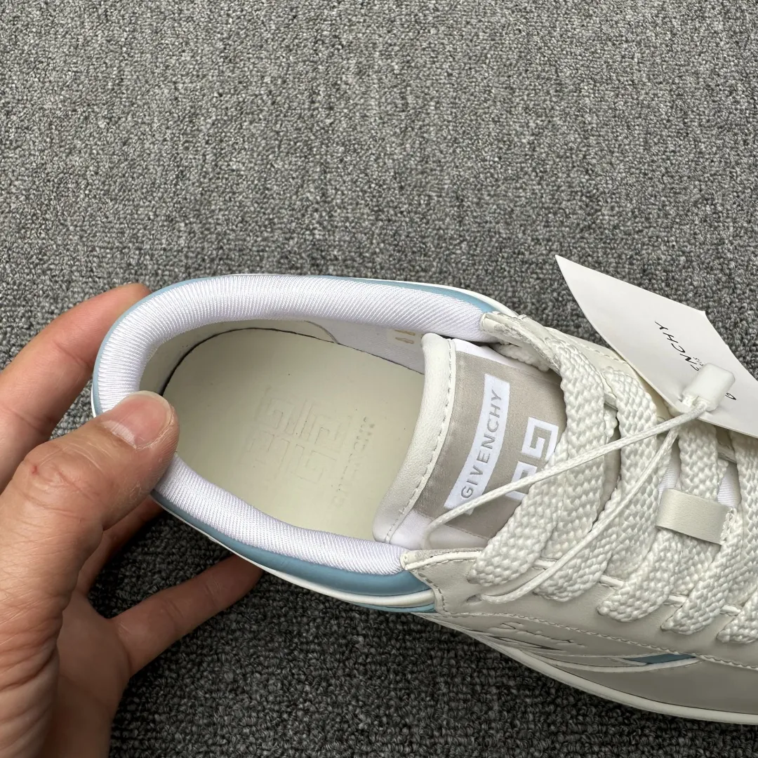 GIVENCHY Мужские кроссовки минималистичные