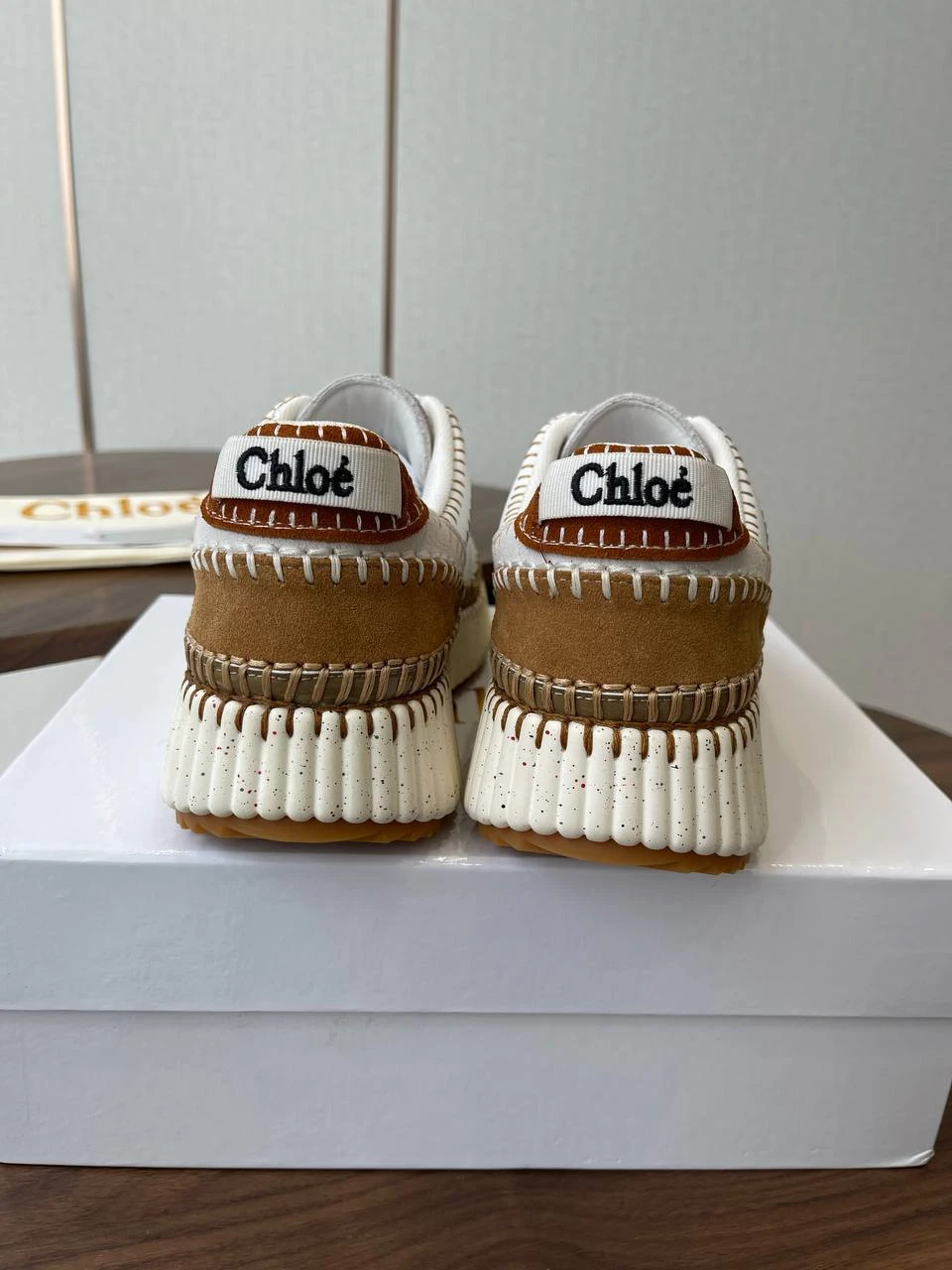 CHLOE Женские кроссовки из коровьей кожи 