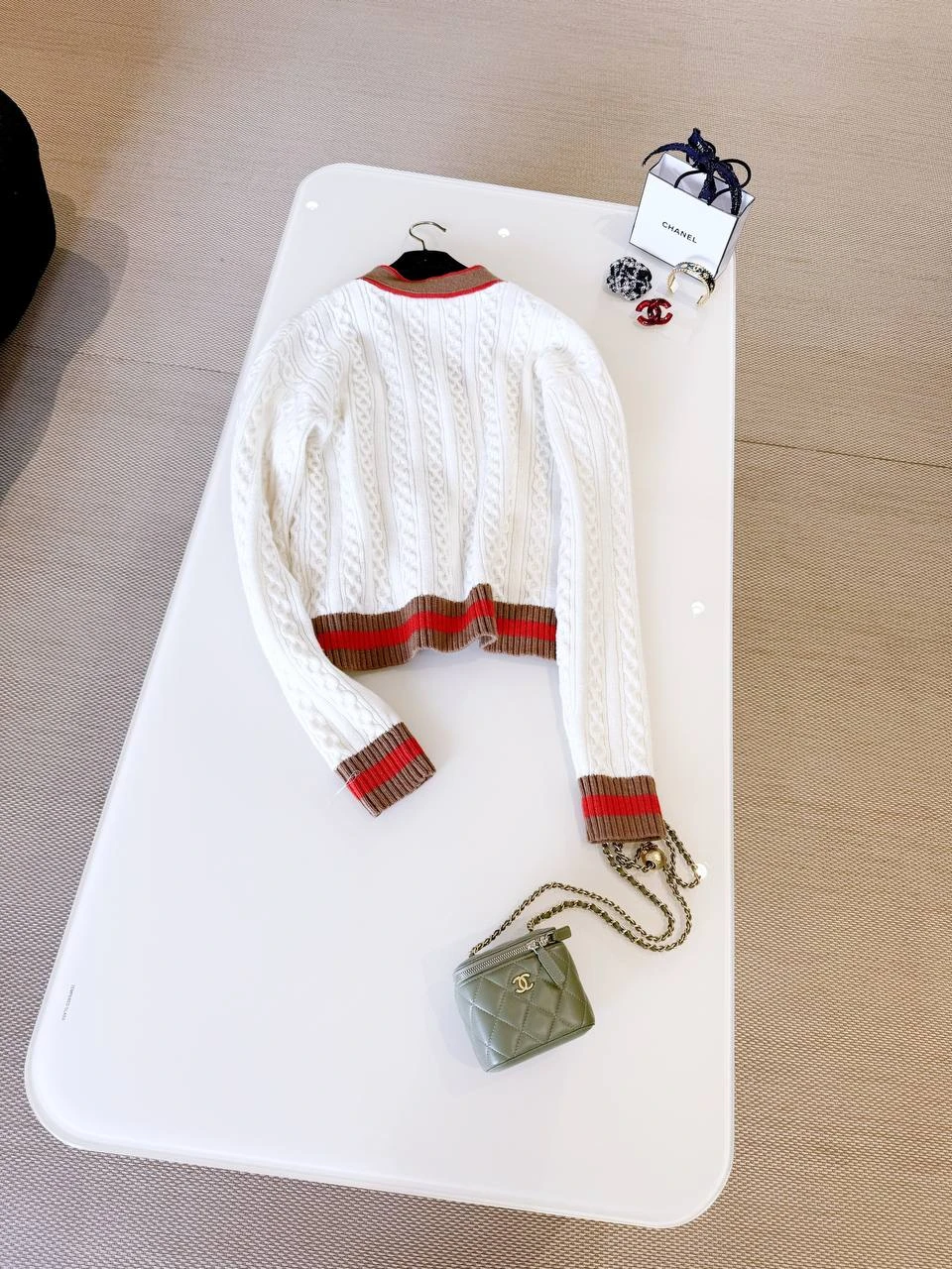 CHANEL Женский кардиган из кашемира CHANEL Женский кардиган из кашемира